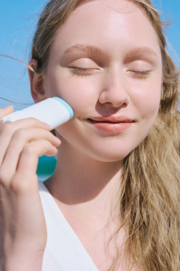 SKIN1004 CENTELLA HYALU-CICA SILKY-FIT SUN STICK 20g | Protector Solar en Barra - Imagen 2